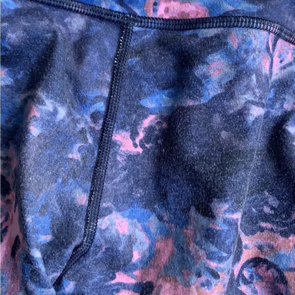 Lululemon Printed Wunder Unders- Size 4 - image 3